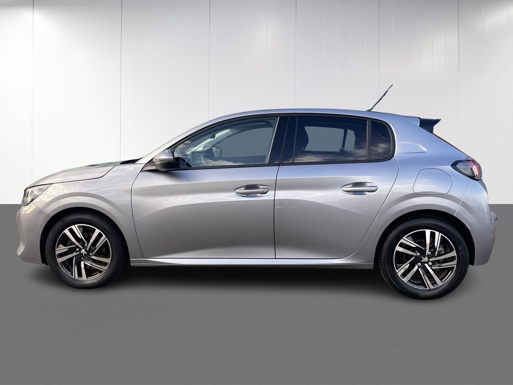 Peugeot 208 1,2 PureTech Evolution EAT8 100HK 5d 8g Aut.