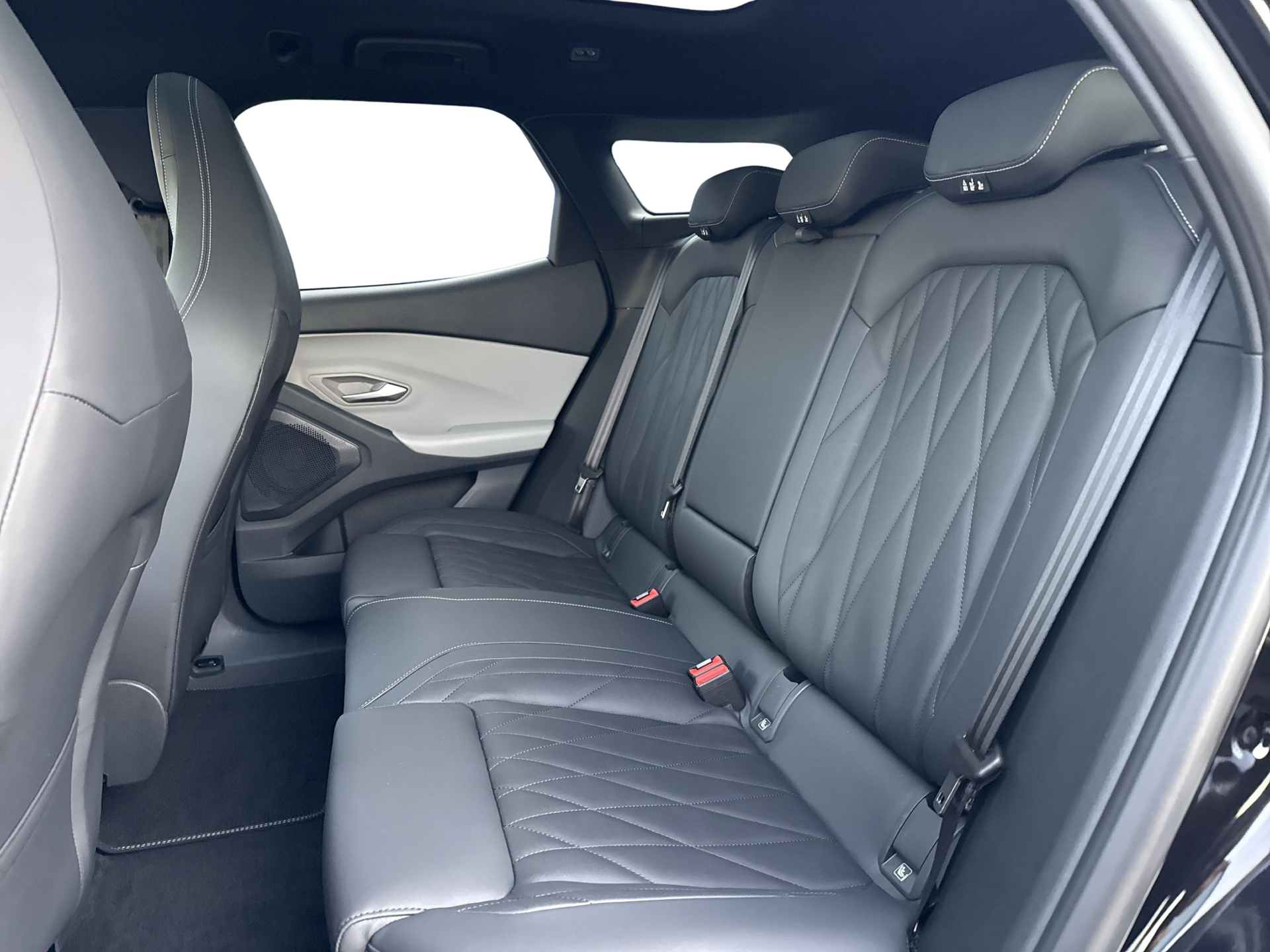 Sort Ford Explorer fra 2024