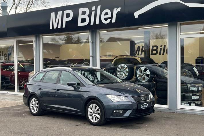 Blå Seat Leon fra 2019 set udefra