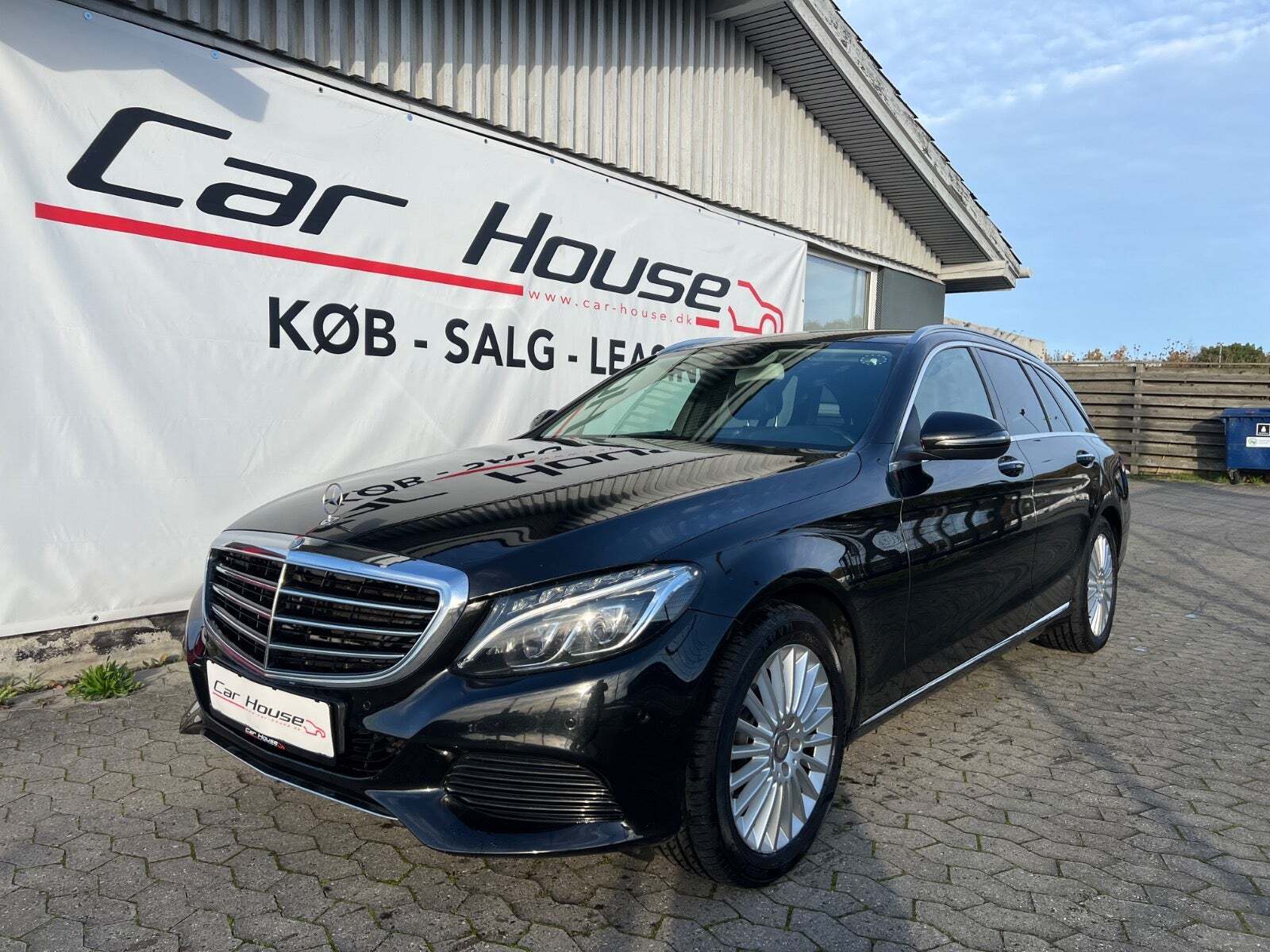 Sort Mercedes C220 d fra 2015