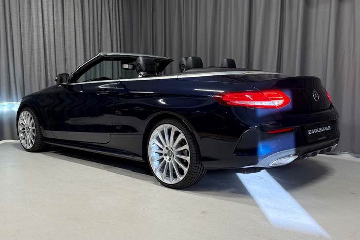 Blå Mercedes C200 fra 2017