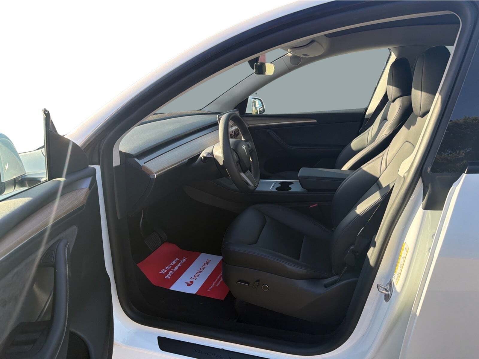 undefined Tesla Model Y fra 2024