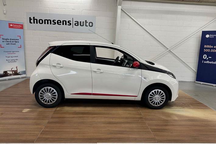 Hvid Toyota Aygo fra 2016