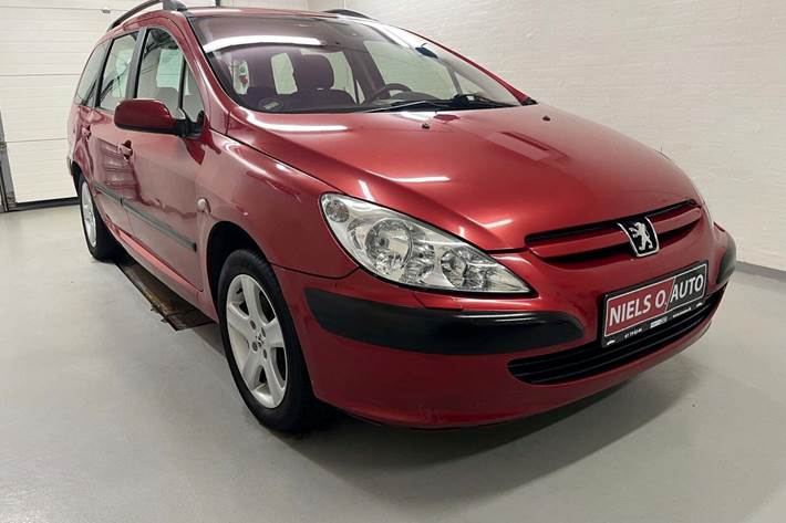 Rød Peugeot 307 fra 2003