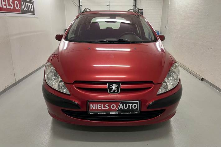 Rød Peugeot 307 fra 2003
