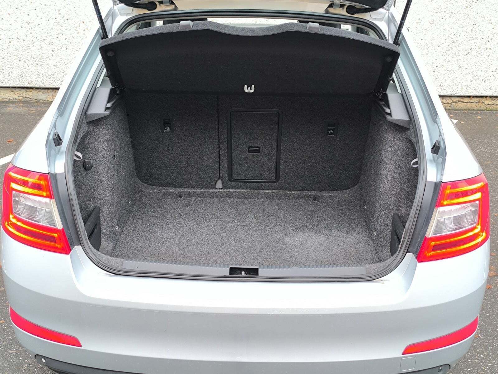 Sølv Skoda Octavia fra 2015