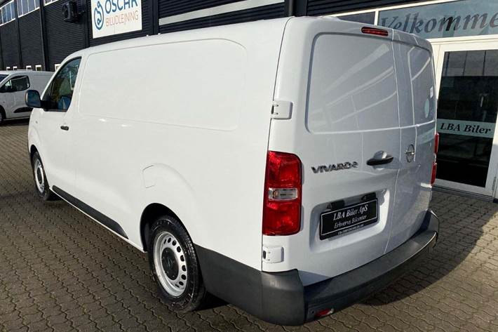 Hvid Opel Vivaro-e fra 2023
