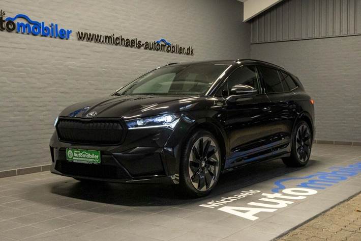 Sort Skoda Enyaq fra 2022 set udefra