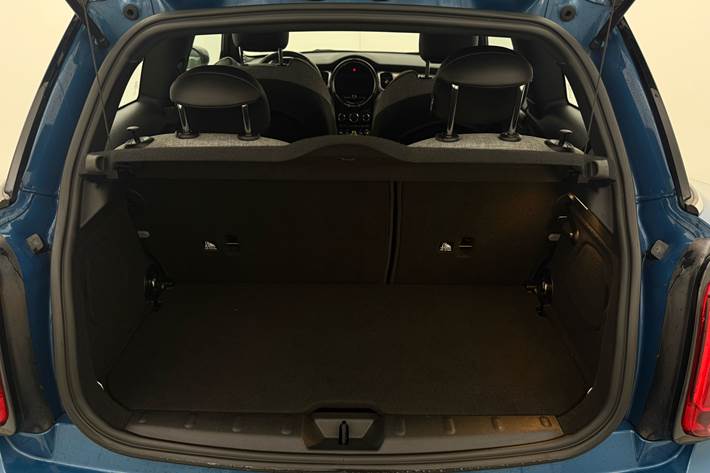 Blå Mini Cooper fra 2022