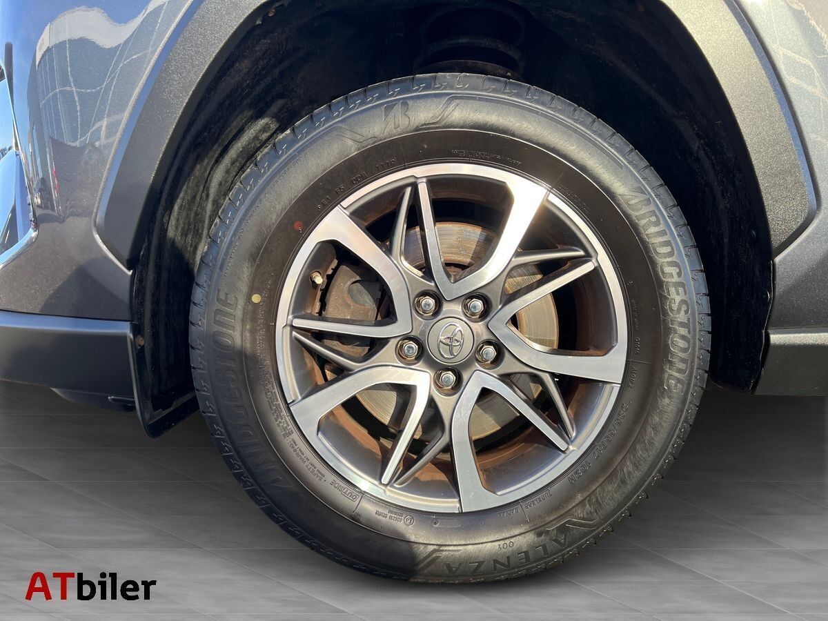 Sort Toyota RAV4 fra 2019