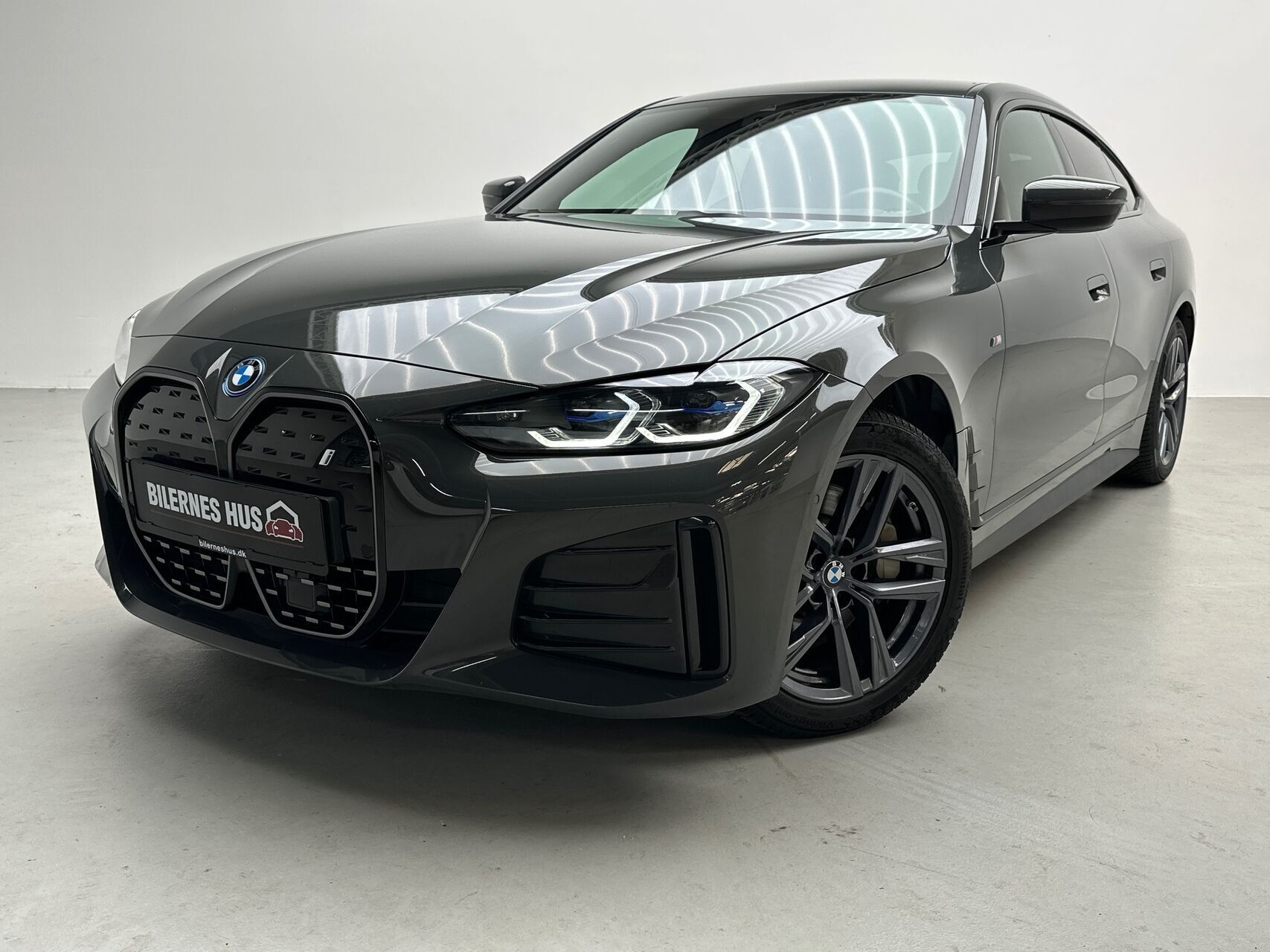 Grå BMW i4 fra 2022