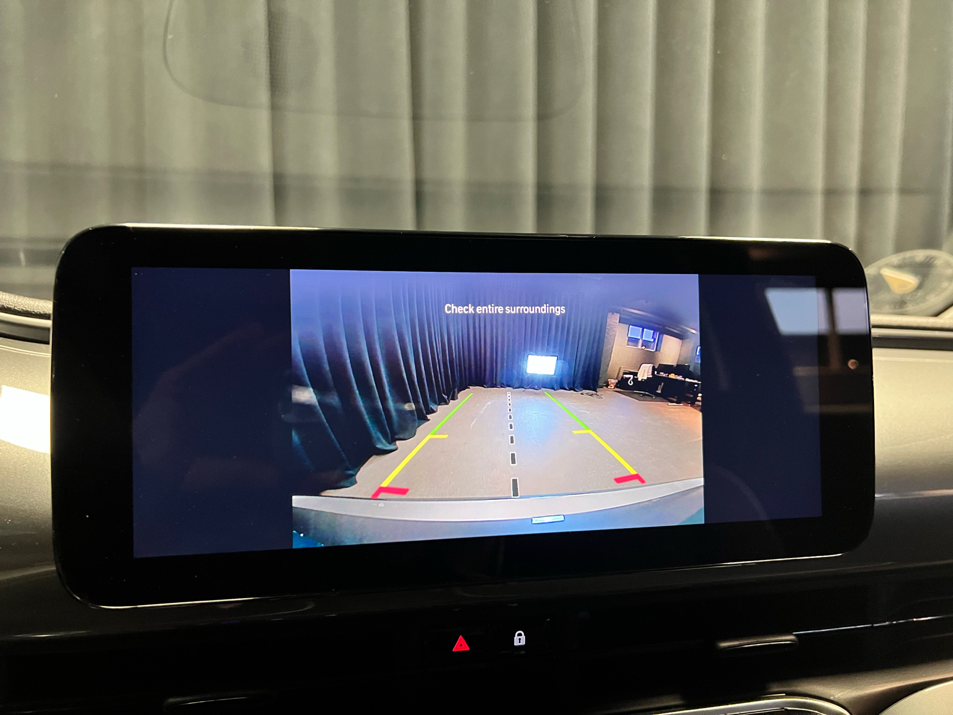 Grå Fiat 500e fra 2023