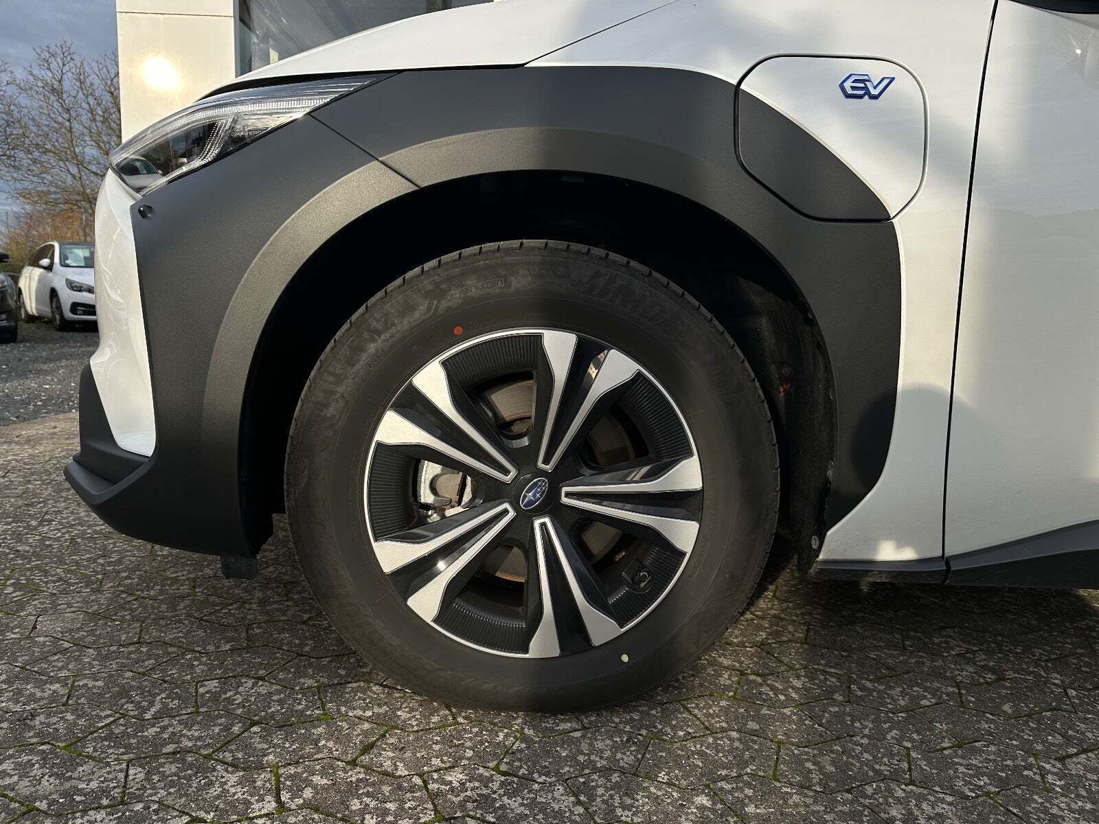 Hvid Subaru Solterra fra 2025