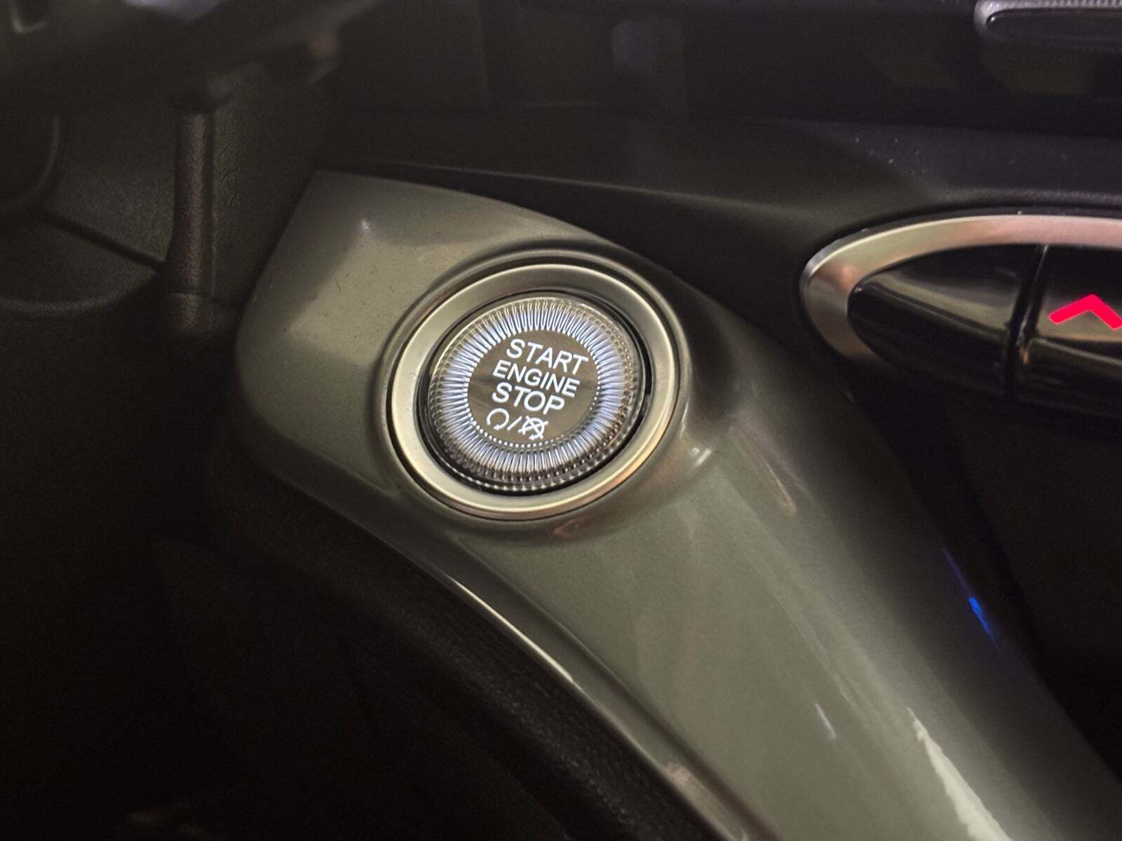 Hvid Fiat 500e fra 2023