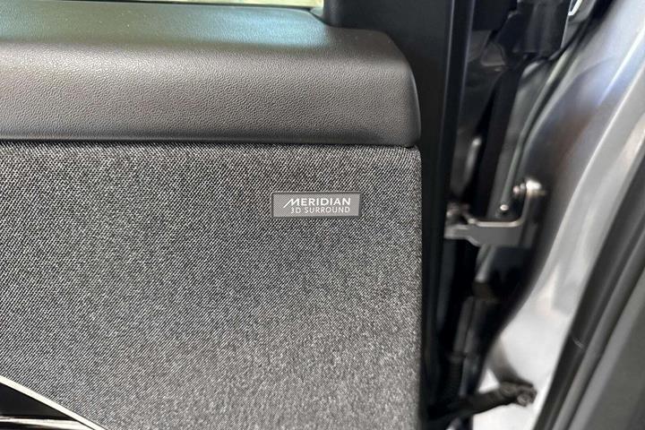 Grå Land Rover Range Rover sport fra 2025
