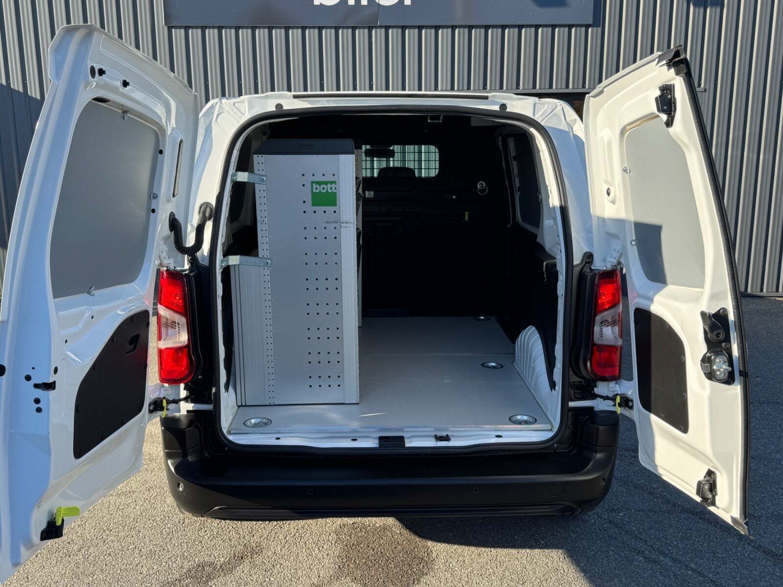 Hvid Citroën Berlingo fra 2021