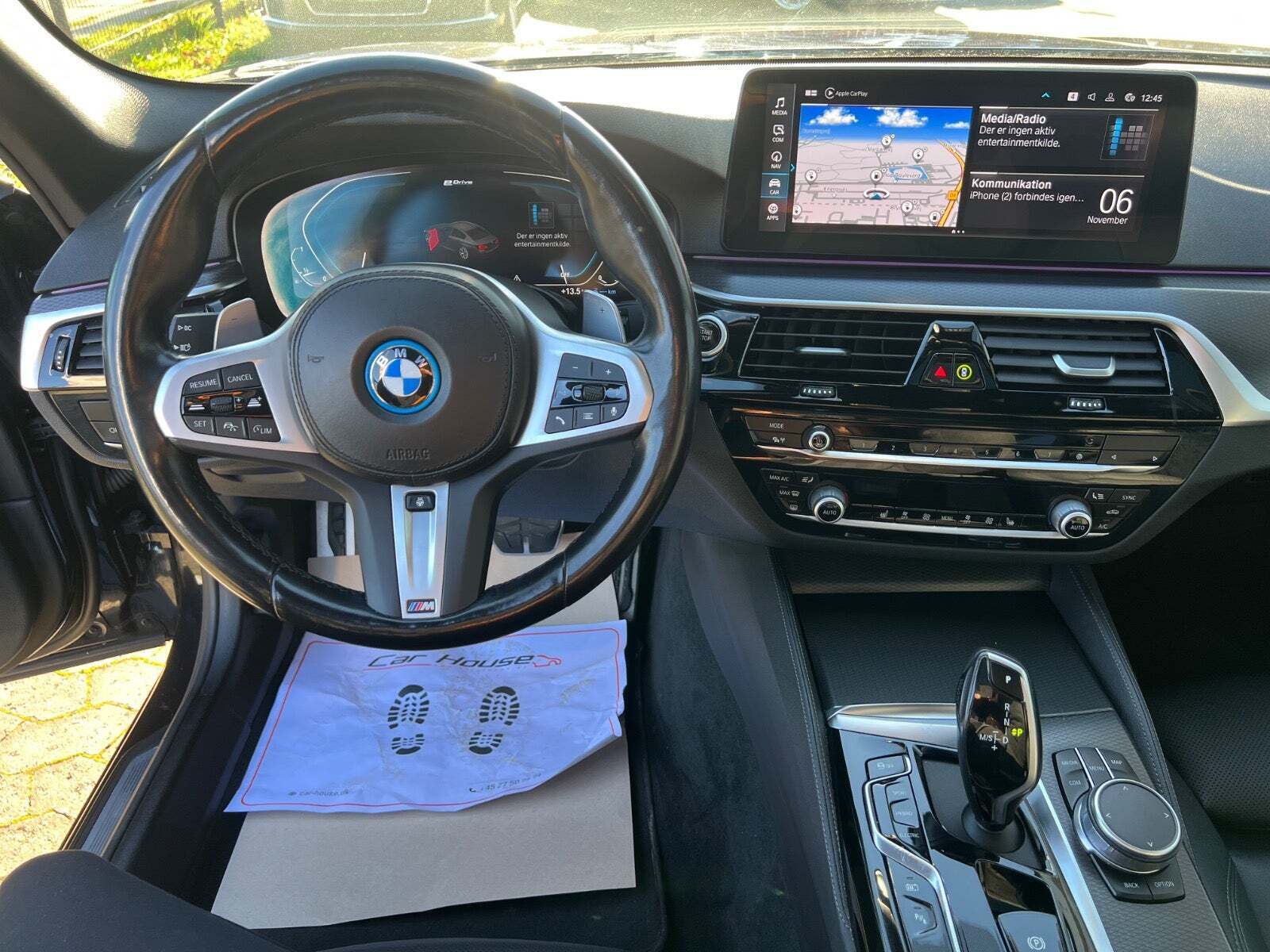 Sort BMW 530e fra 2022