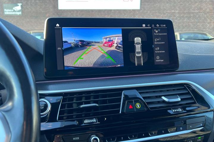 Sort BMW 530e fra 2022