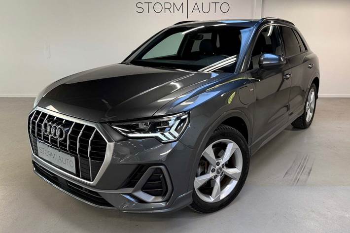 Grå Audi Q3 fra 2021 set udefra