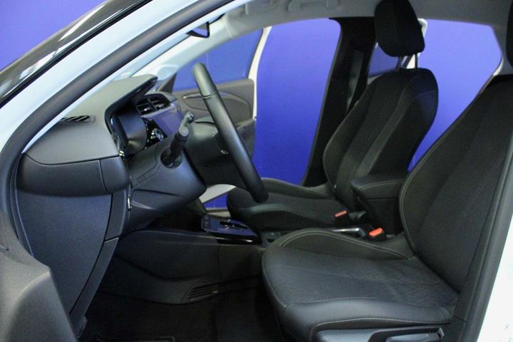 Hvid Opel Corsa-e fra 2023