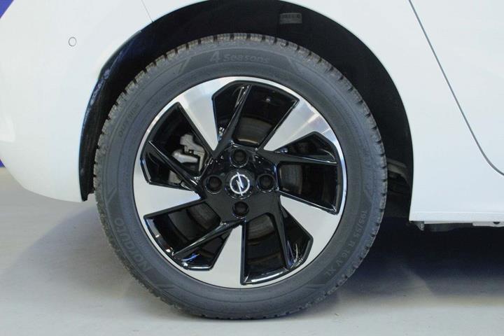 Hvid Opel Corsa-e fra 2023