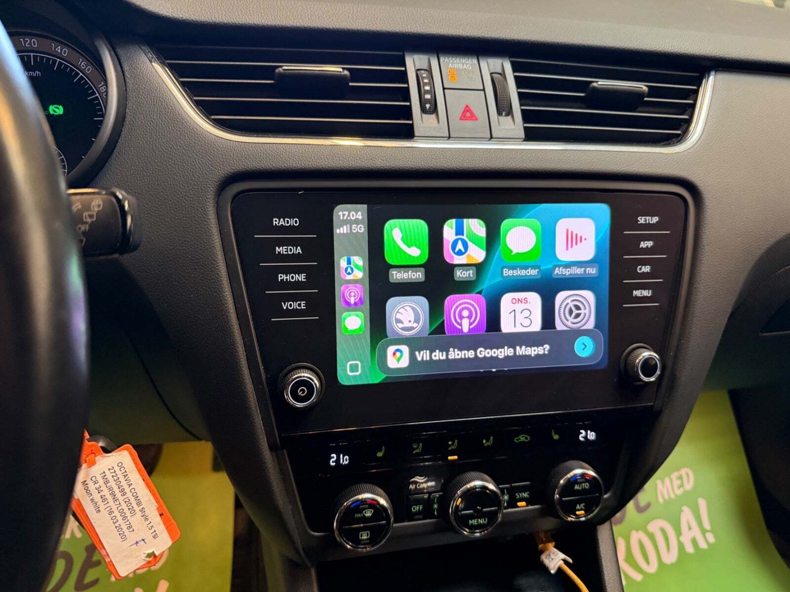 Grå Skoda Octavia fra 2019