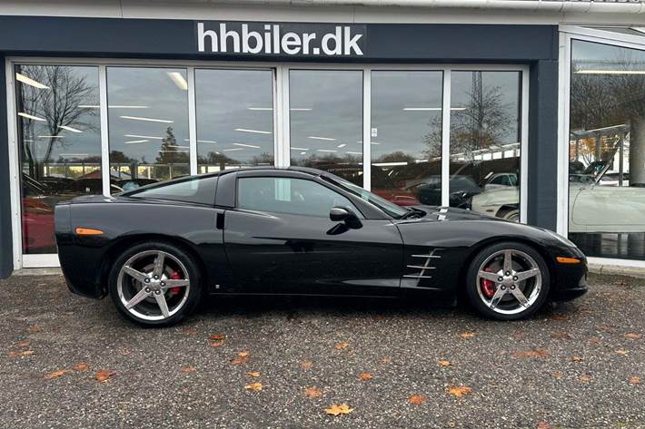 Sort Chevrolet Corvette fra 2006