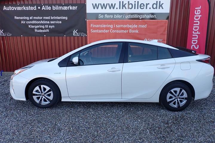 Hvid Toyota Prius fra 2018