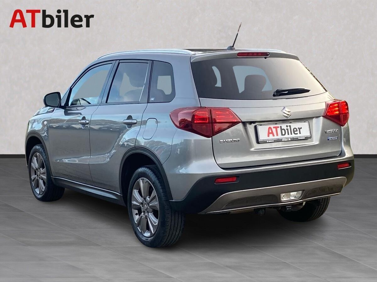 Sort Suzuki Vitara fra 2020