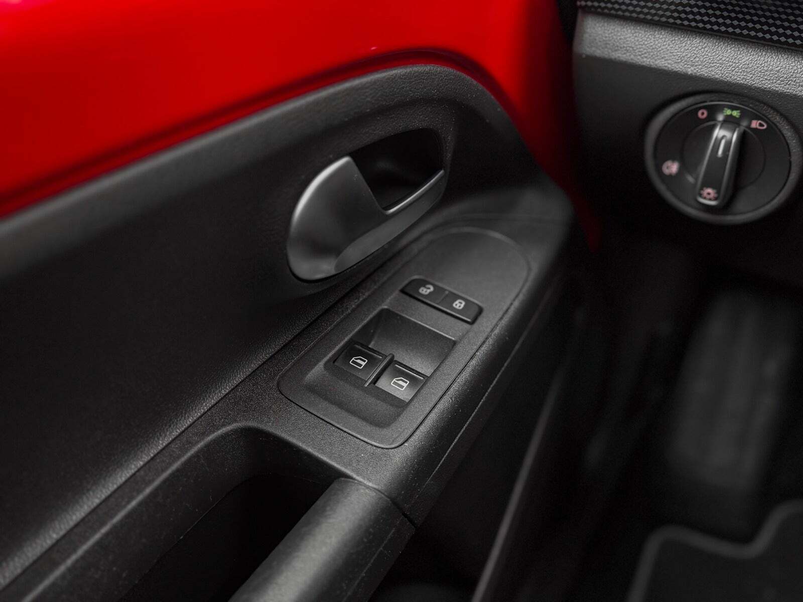 Rød VW E-UP! fra 2021