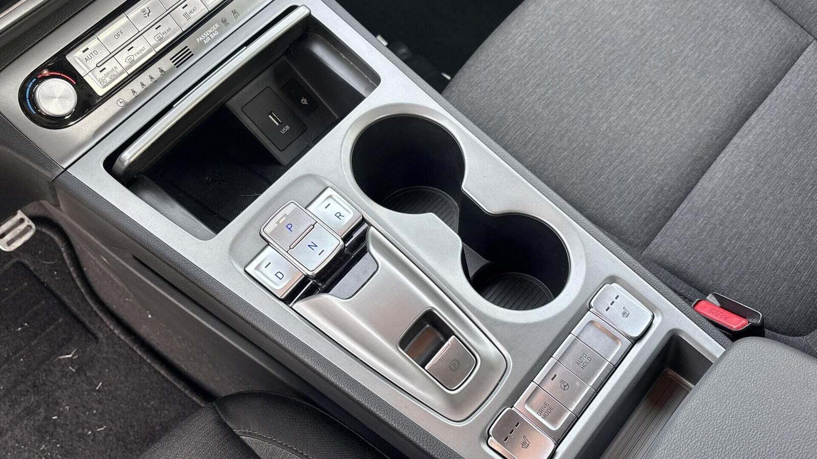 Hvid Hyundai Kona fra 2022