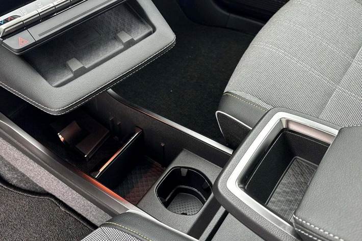 Grå Renault Scenic E-Tech fra 2024