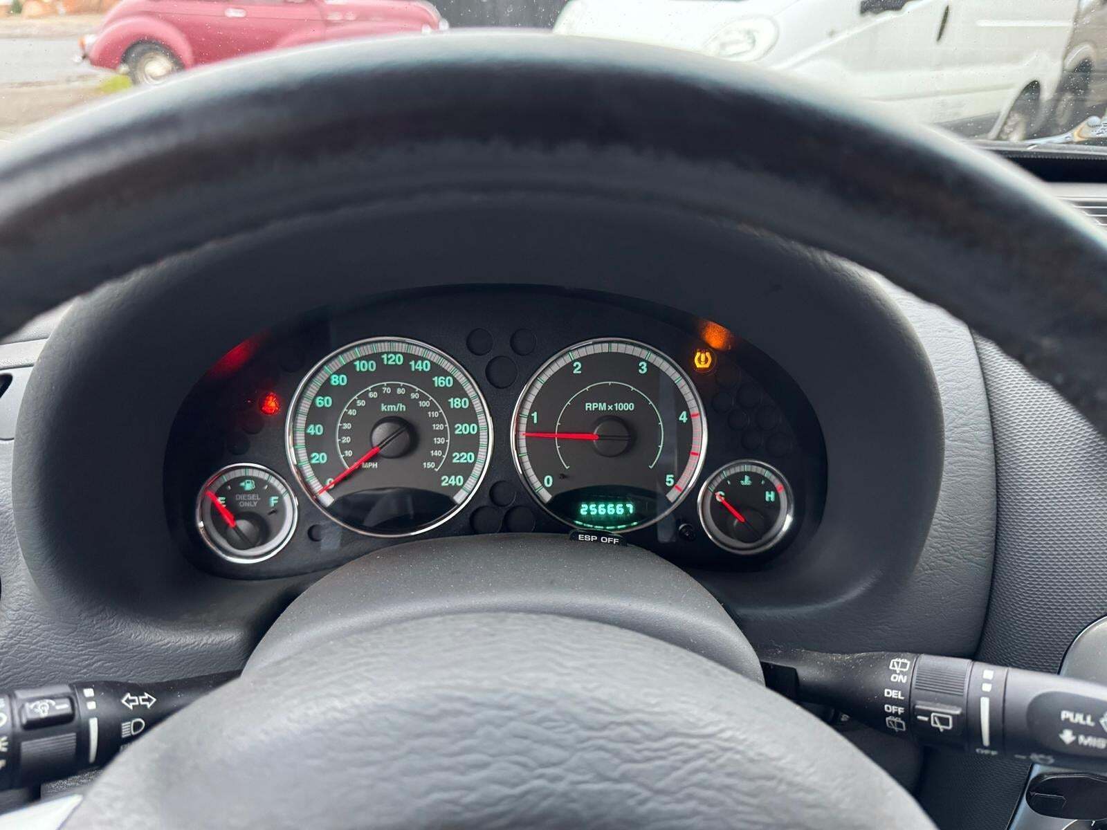 Jeep Cherokee 2,8 CRD Limited aut. Van