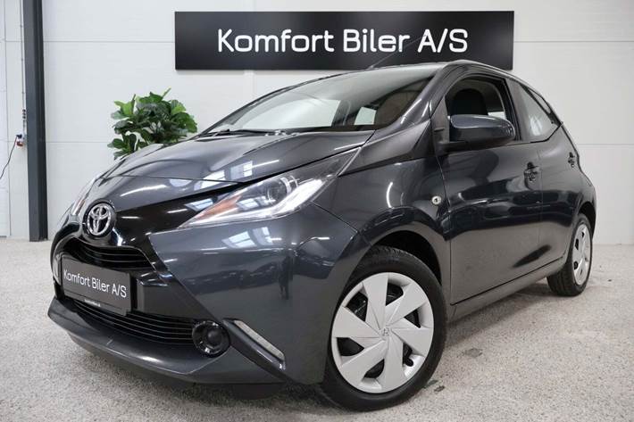 Grå Toyota Aygo fra 2015