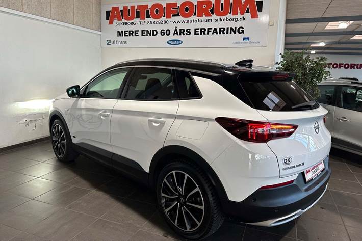 Hvid Opel Grandland X fra 2021