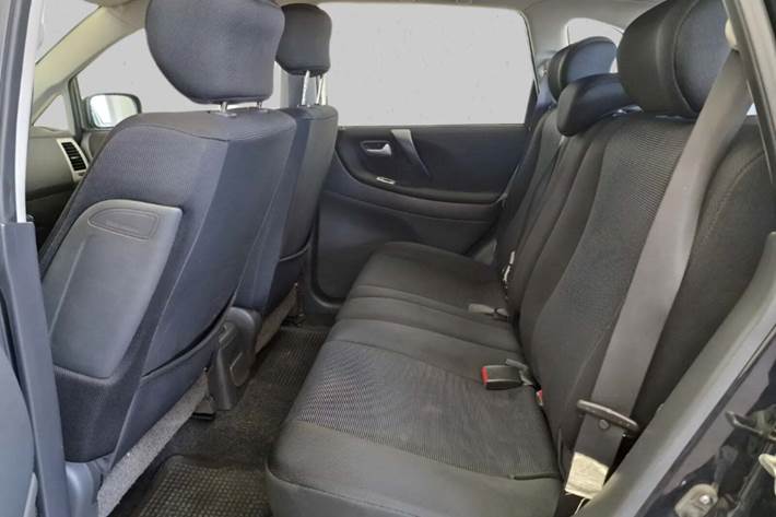 Sort Suzuki Liana fra 2009 set indefra