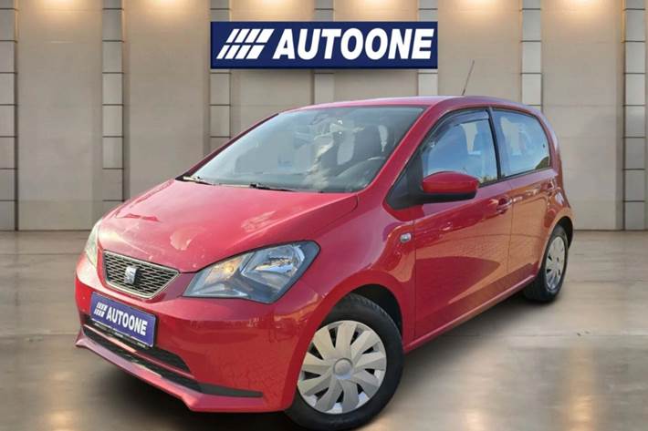 Rød Seat Mii fra 2013 set udefra