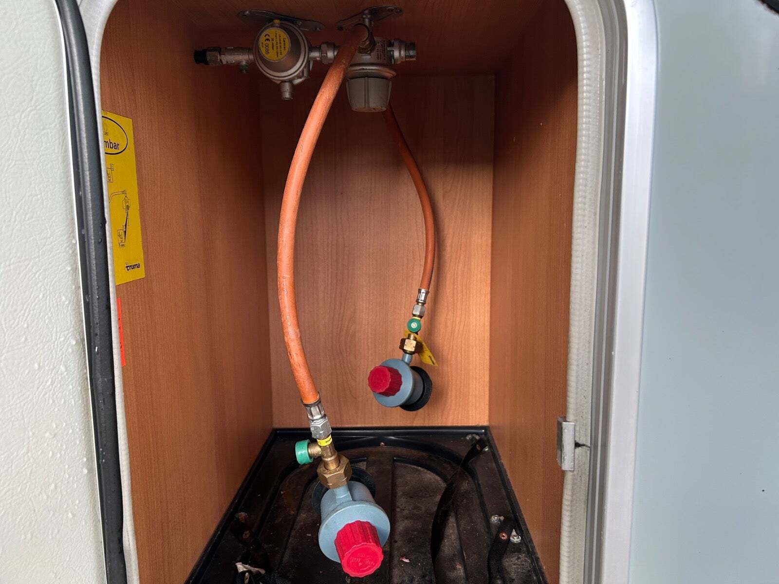 Hvid Weinsberg Imperiale fra 2007 set udefra