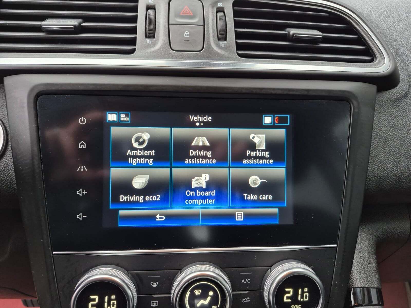 Blå Renault Kadjar fra 2019