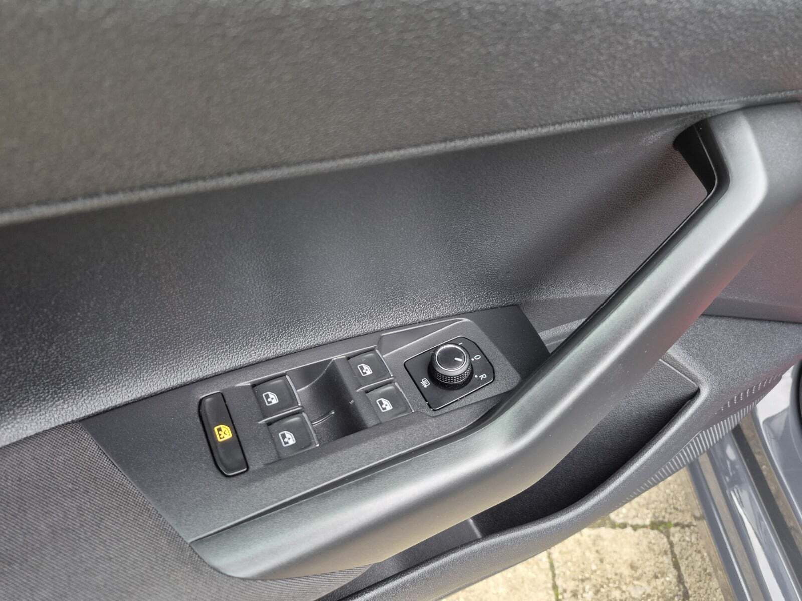 Grå VW Polo fra 2020