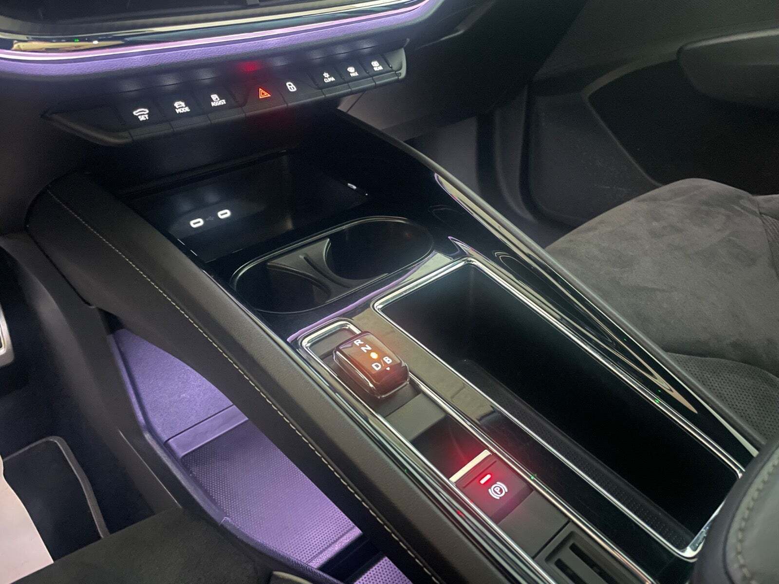 Blå Skoda Enyaq fra 2022