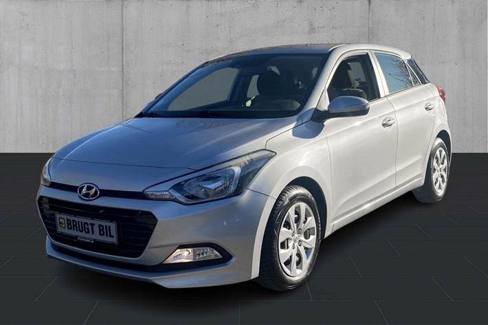 Sølv Hyundai i20 fra 2017