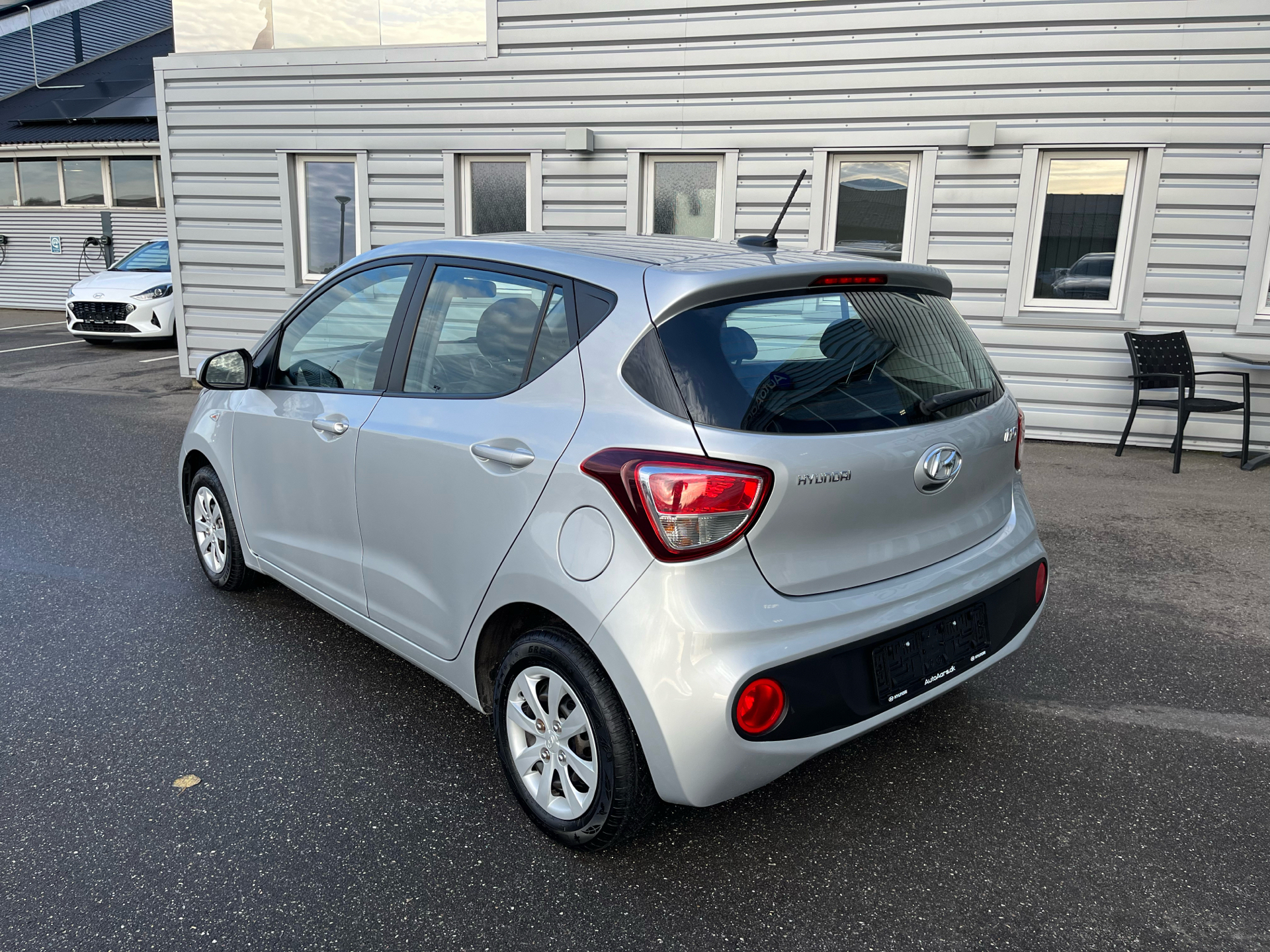 Sølv Hyundai i10 fra 2018