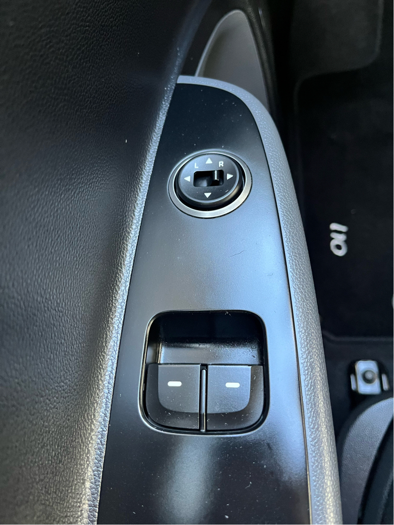 Sølv Hyundai i10 fra 2018