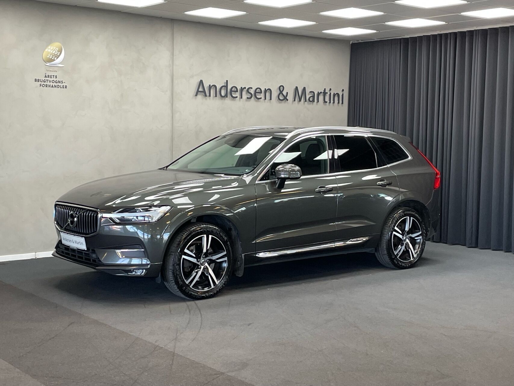 Grå Volvo XC60 fra 2019