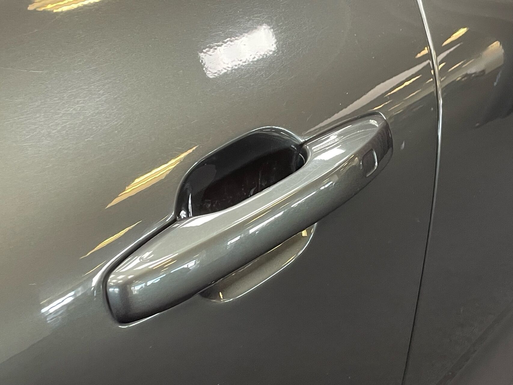 Grå Volvo XC60 fra 2019