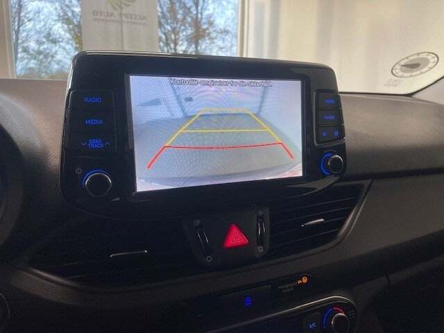 Grå Hyundai i30 fra 2018