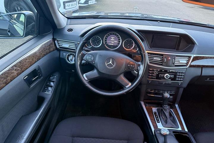 undefined Mercedes E220 fra 2011 set indefra