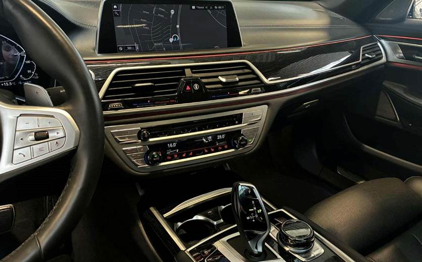 BMW 745e