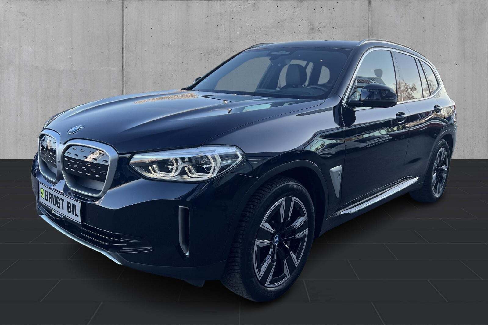Blå BMW iX3 fra 2021